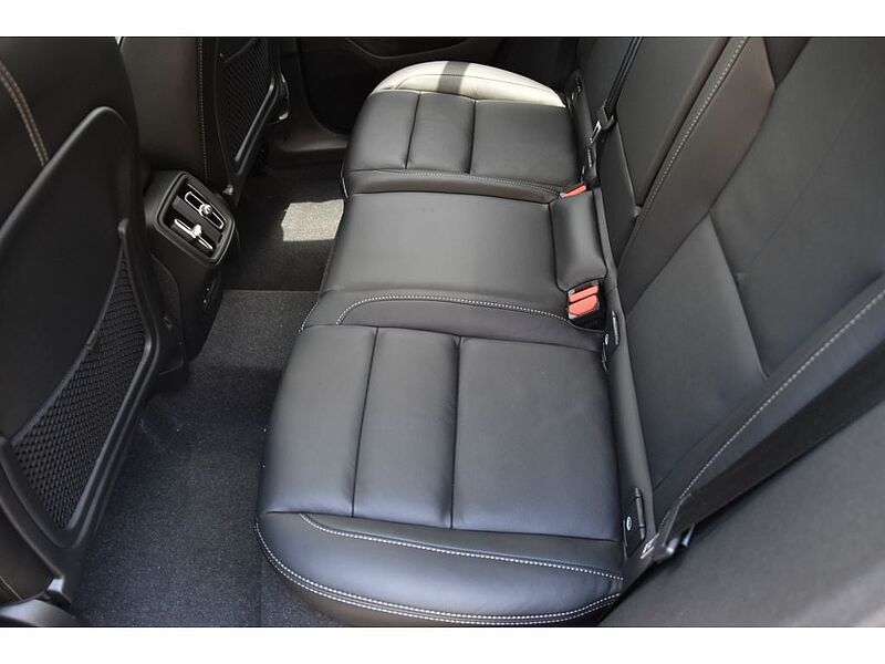 Volvo  XC40 Ultimate, B5 AWD Gas (mild hybrid), Gasoline, Bright