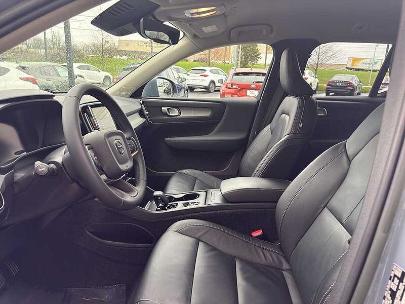 Volvo  XC40 Core, B5 AWD, Mild Hybrid