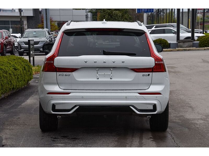 Volvo  XC60 Plus, B5 AWD Gas (mild hybrid), Gasoline, Dark