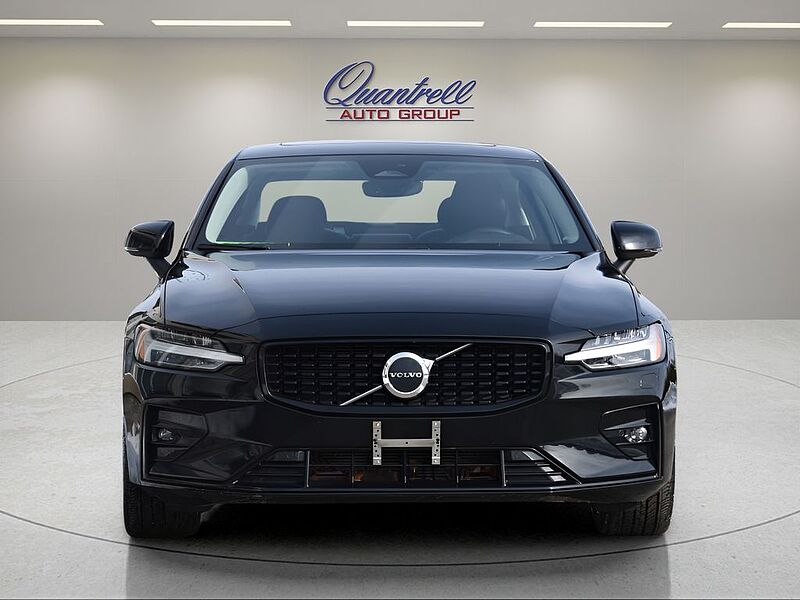 Volvo S60 Core, B5 FWD, Mild Hybrid, Dark