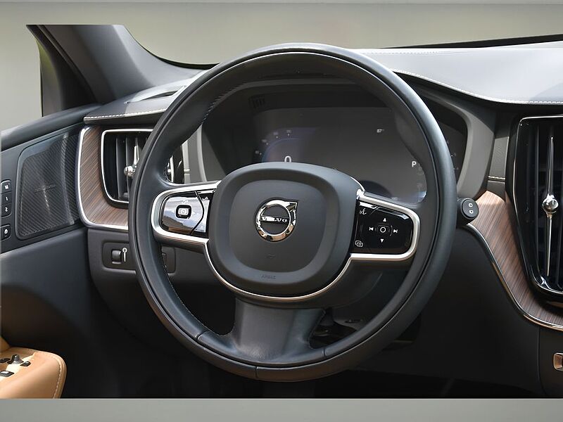 Volvo  XC60 Inscription, B5 AWD