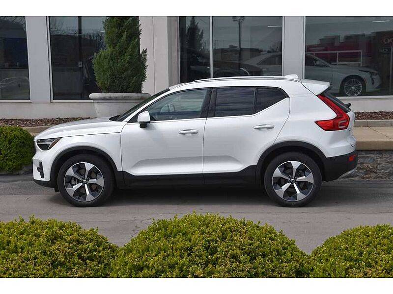Volvo  XC40 Plus, B5 AWD, Mild Hybrid, Bright
