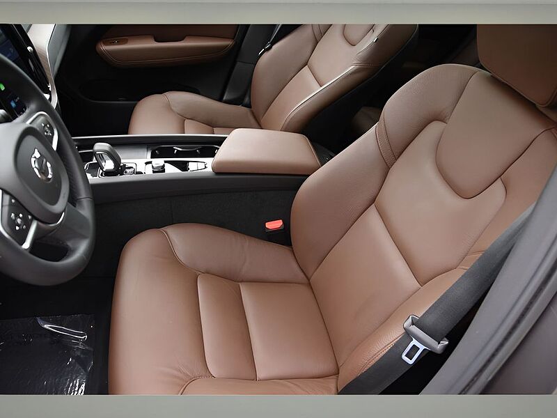 Volvo  XC60 Momentum, B5 AWD