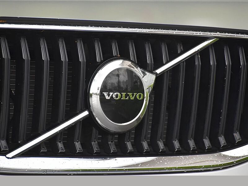 Volvo  XC60 Momentum, B5 AWD