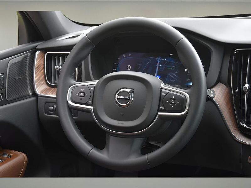 Volvo  XC60 Momentum, B5 AWD