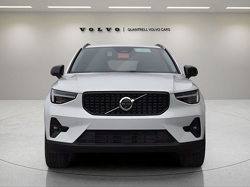 Volvo XC40 Ultra, B5 AWD Gas (mild hybrid), Gasoline, Dark