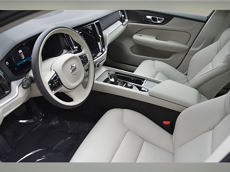 Volvo S60 Plus, B5 FWD Gas (mild hybrid), Gasoline, Dark