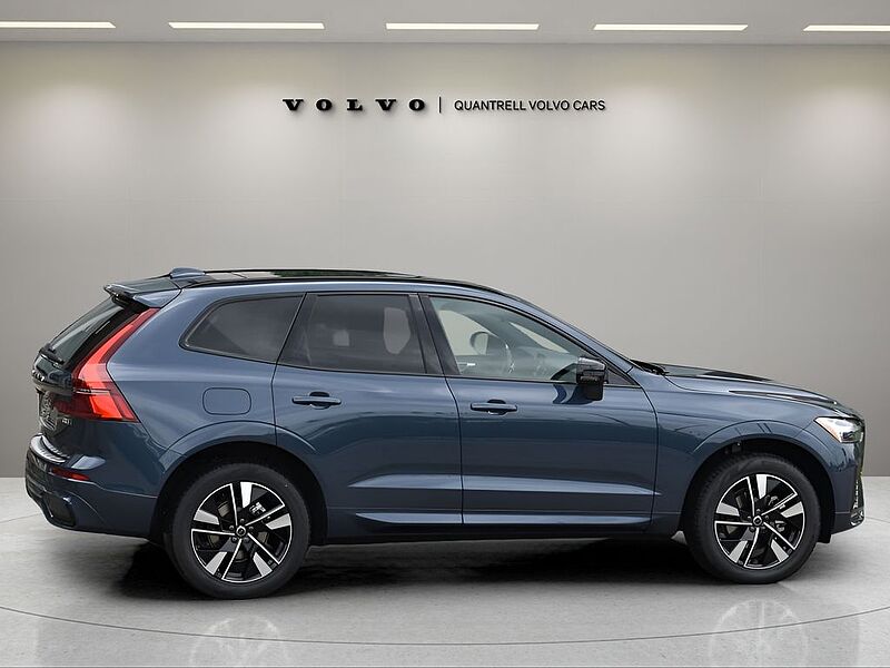 Volvo XC60 Core, B5 AWD Gas (mild hybrid), Gasoline, Dark