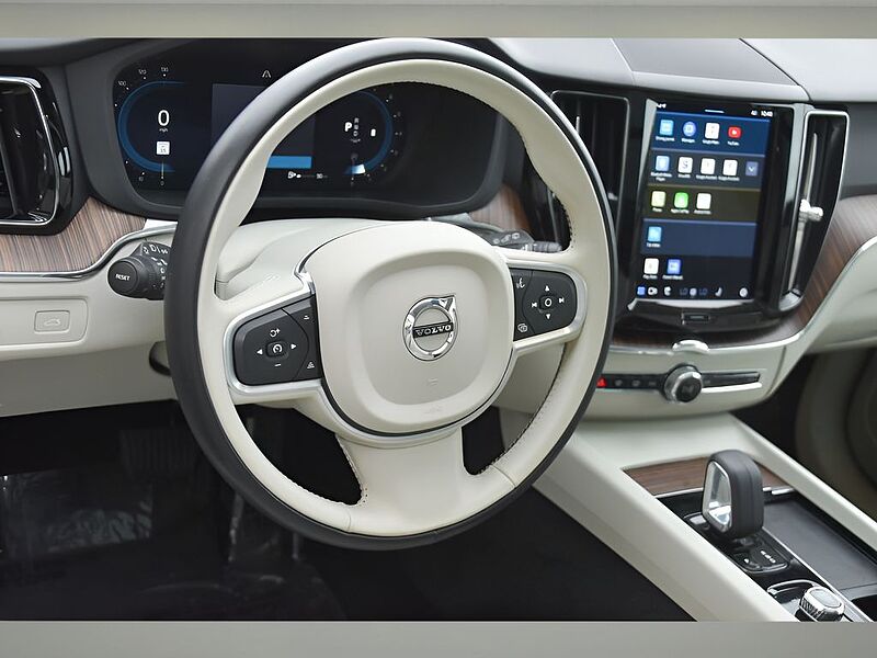 Volvo  XC60 Momentum, B5 AWD