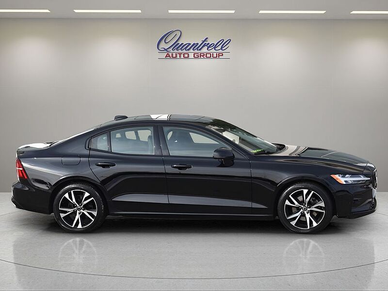 Volvo S60 Core, B5 FWD, Mild Hybrid, Dark