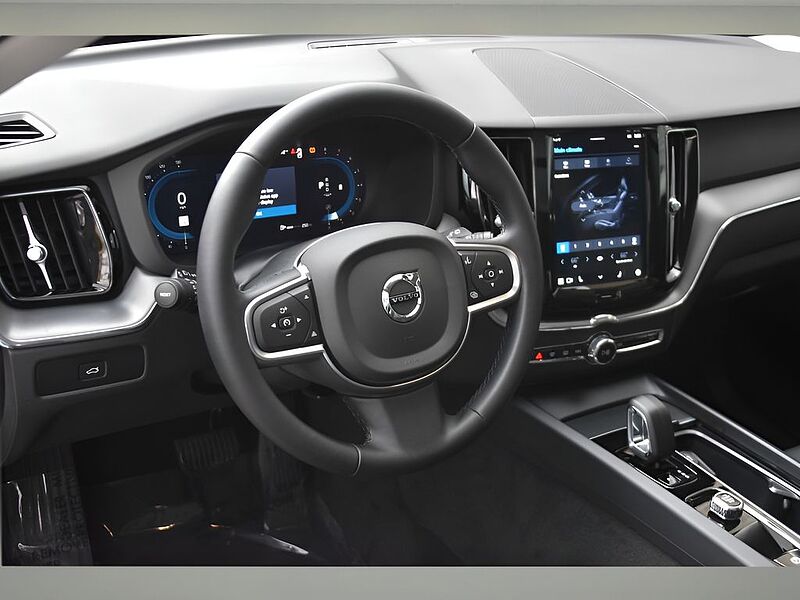 Volvo XC60 Core, B5 AWD Gas (mild hybrid), Gasoline, Dark