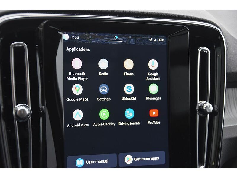 Volvo XC40 Core, B5 AWD Gas (mild hybrid), Gasoline, Bright