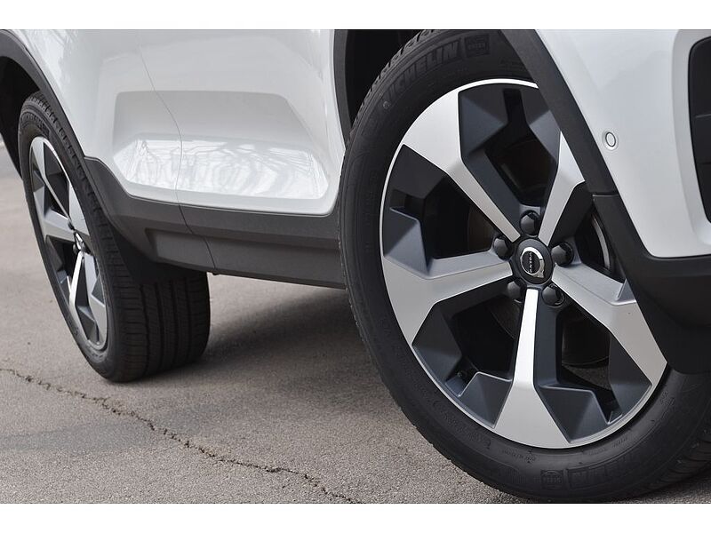 Volvo  XC40 Plus, B5 AWD, Mild Hybrid, Bright